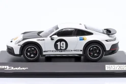 Porsche 911 (992) Dakar #19 Baujahr 2023 weiß / schwarz 1:43 Spark
