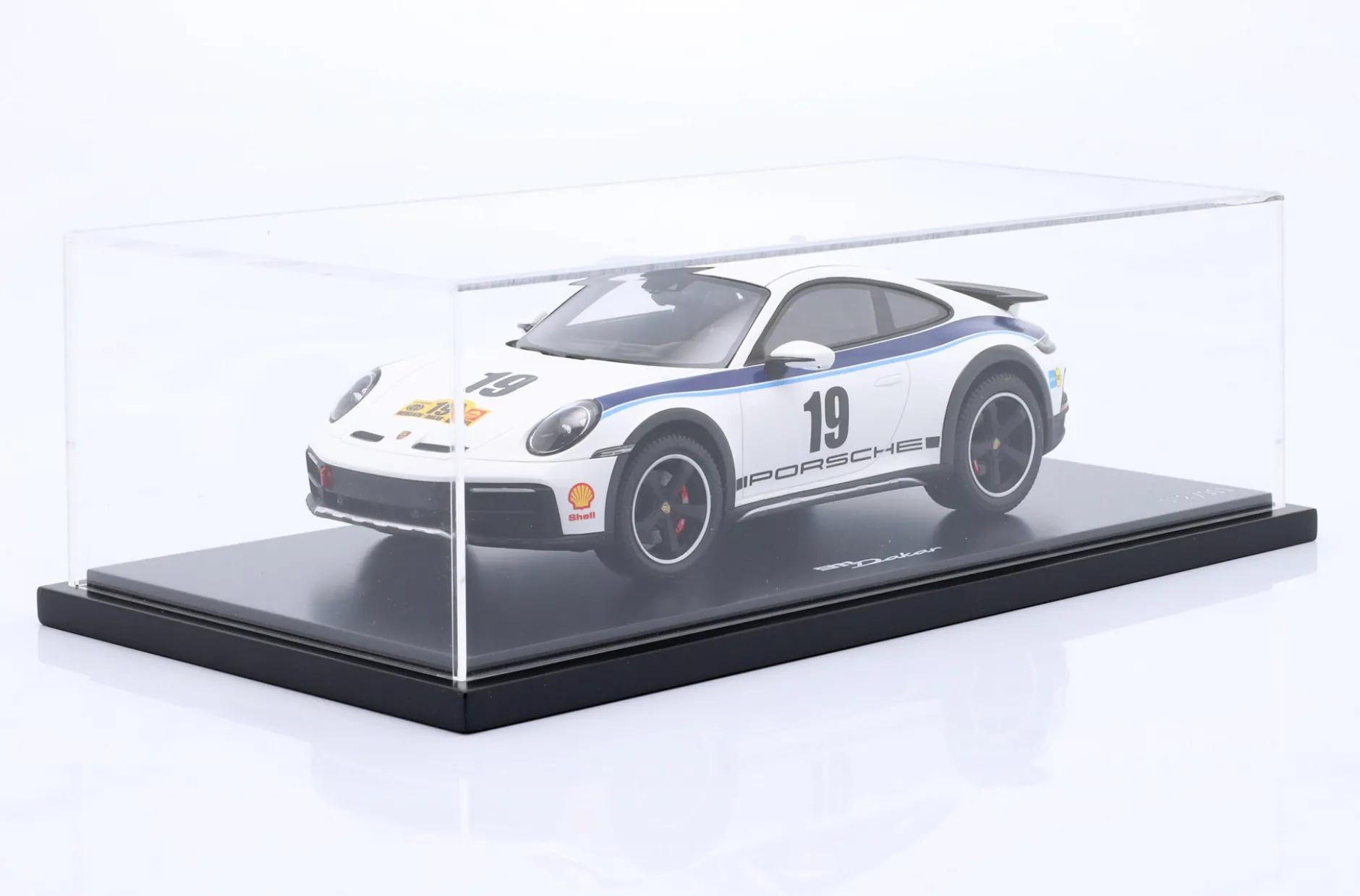 Porsche 911 (992) Dakar Rallye 1974 Design #19 weiß 1:18 Spark