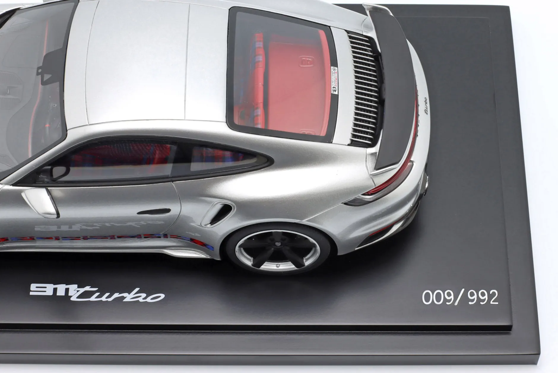Porsche 911 (992) First Turbo Sonderwunsch 1:18 Spark / Limitierung #009