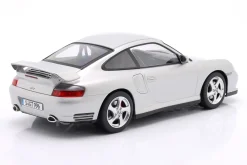 Porsche 911 (996) GT2 Baujahr 2001 arktissilber metallic 1:18 KK-Scale