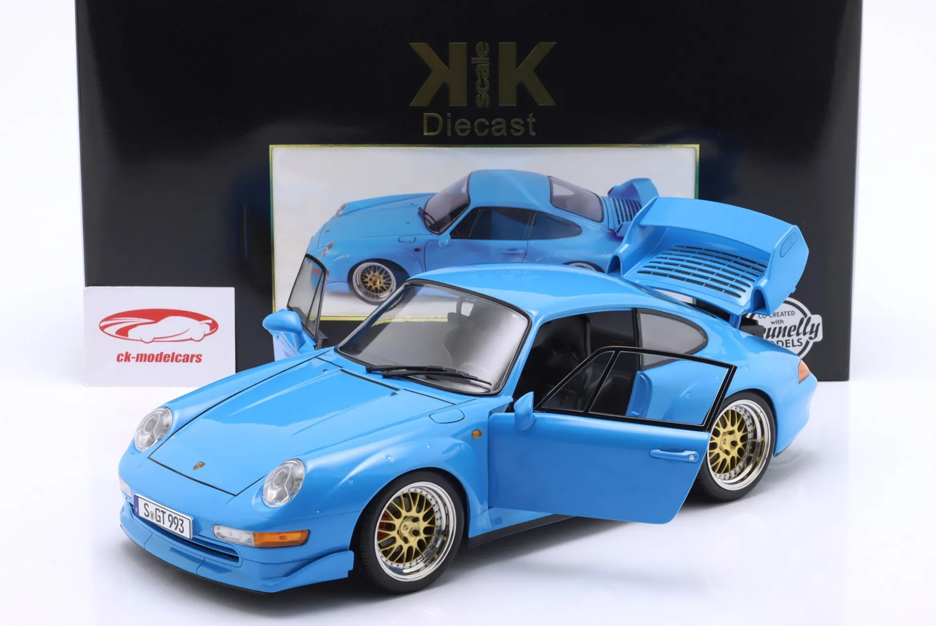 Porsche 911 (993) GT2 Baujahr 1996 hellblau / BBS Felgen 1:12 KK-Scale