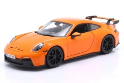 Porsche 911 (992) GT3 Baujahr 2021 lavaorange 1:24 Bburago