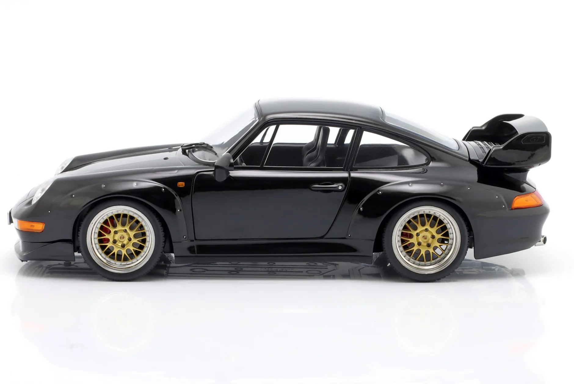 Porsche 911 (993) GT2 Baujahr 1996 schwarz / BBS Felgen 1:12 KK-Scale