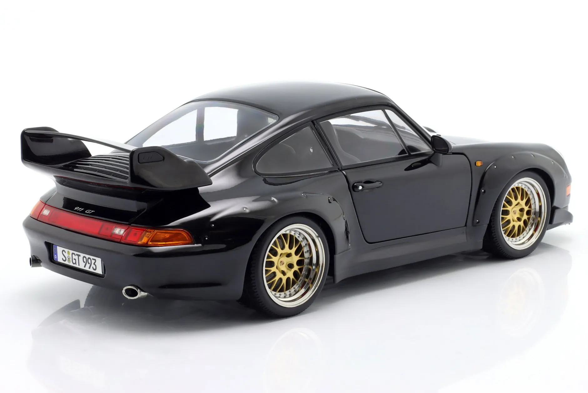 Porsche 911 (993) GT2 Baujahr 1996 schwarz / BBS Felgen 1:12 KK-Scale