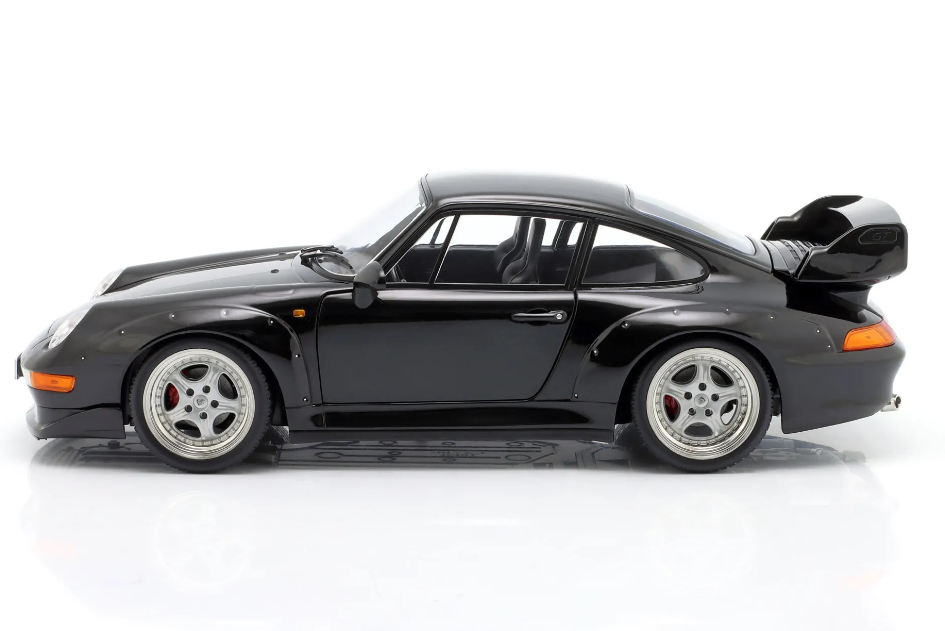 Porsche 911 (993) GT2 Baujahr 1996 schwarz / Speedline Felgen 1:12 KK-Scale