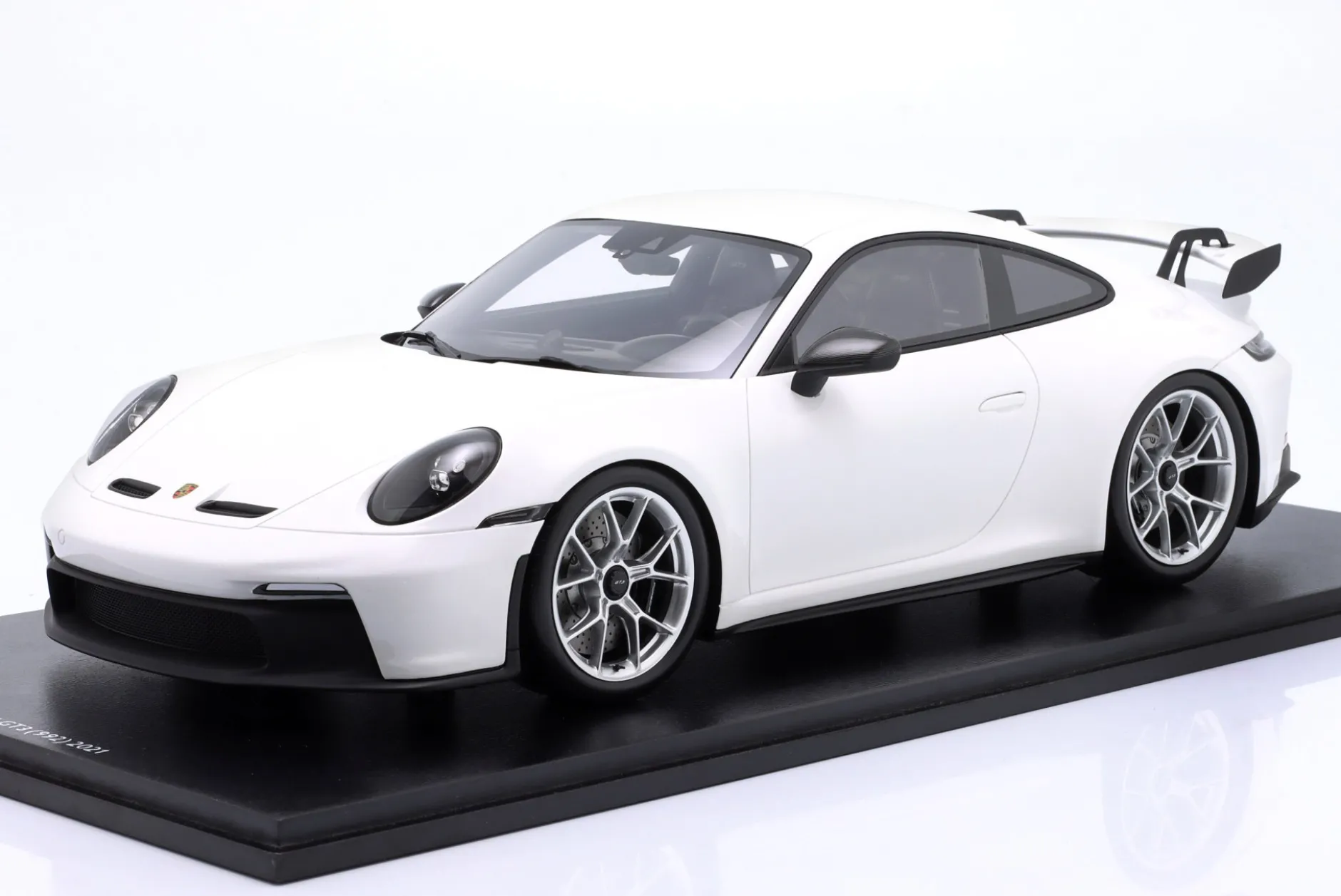 Porsche 911 (992) GT3 Baujahr 2021 weiß 1:12 Schuco