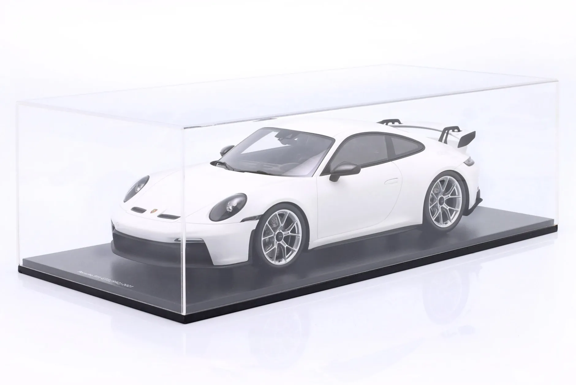Porsche 911 (992) GT3 Baujahr 2021 weiß 1:12 Schuco