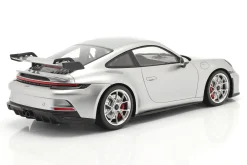 Porsche 911 (992) GT3 2021 GT-silber metallic mit Vitrine 1:18 Minichamps