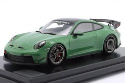 Porsche 911 GT3 (992) Manthey Kit 2024 auratiumgrün 1:12 Spark