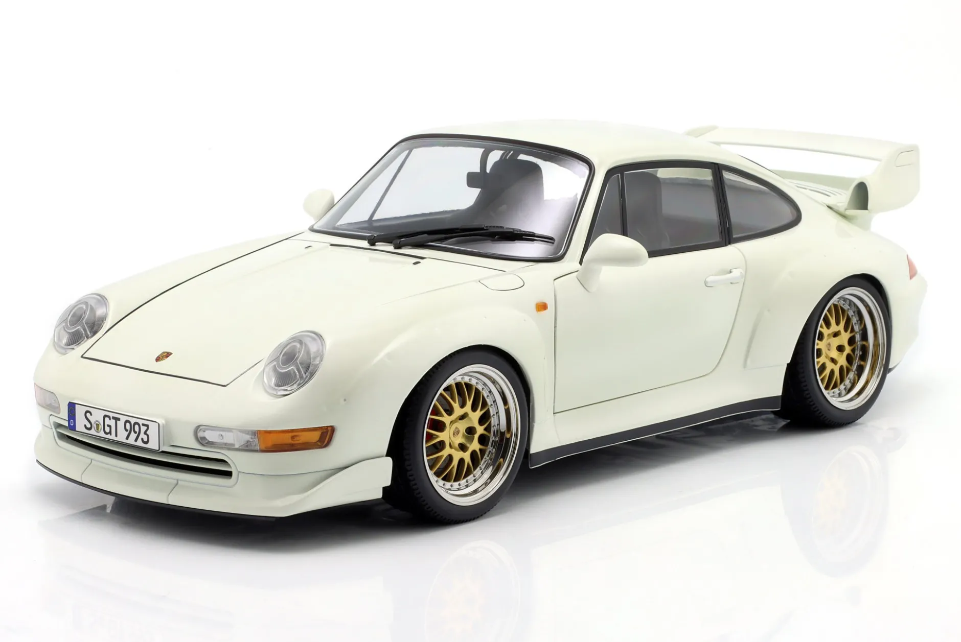 Porsche 911 (993) GT2 mit BBS Felgen Baujahr 1996 weiß 1:12 KK-Scale