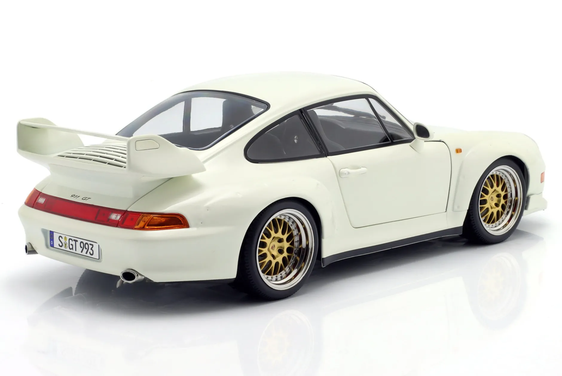 Porsche 911 (993) GT2 mit BBS Felgen Baujahr 1996 weiß 1:12 KK-Scale