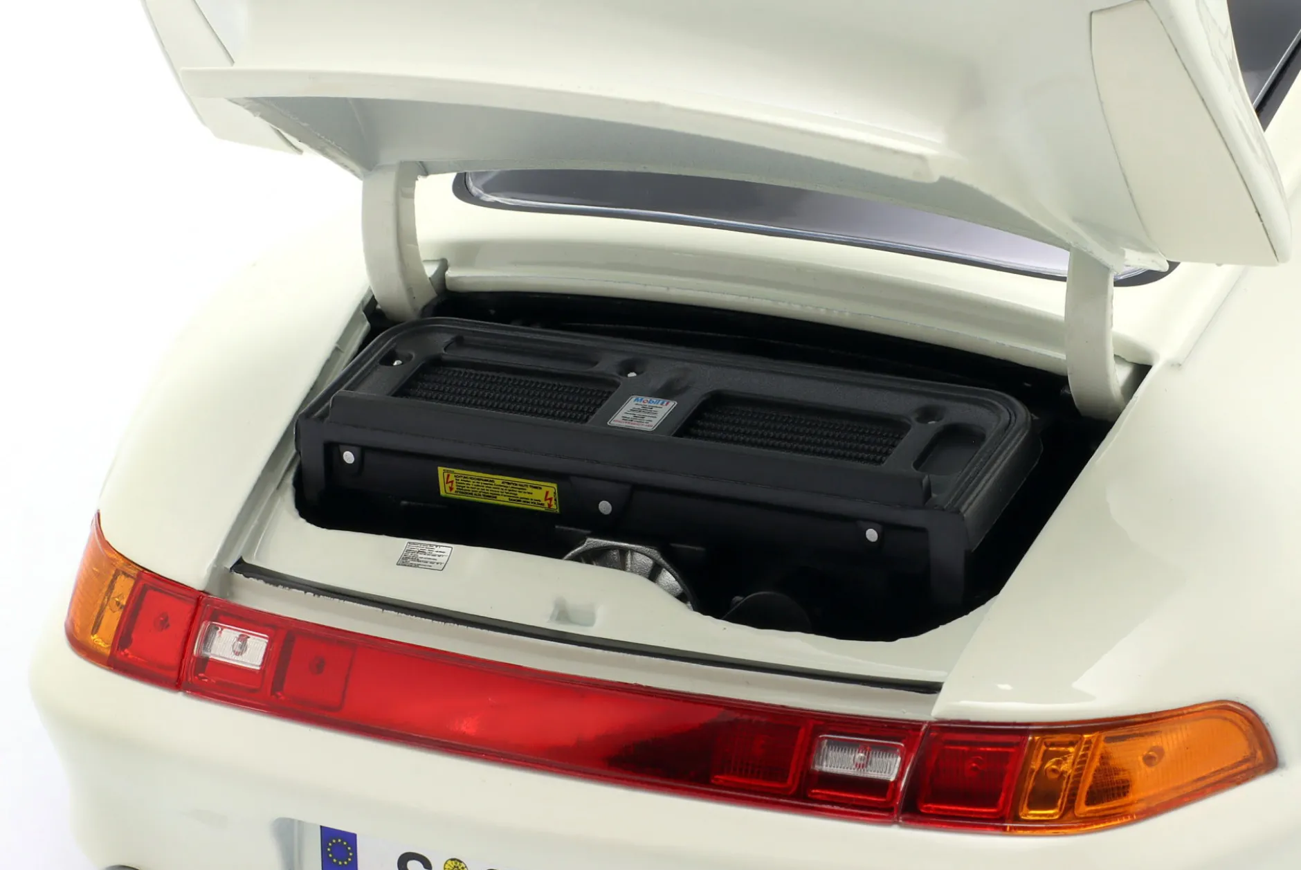 Porsche 911 (993) GT2 mit BBS Felgen Baujahr 1996 weiß 1:12 KK-Scale
