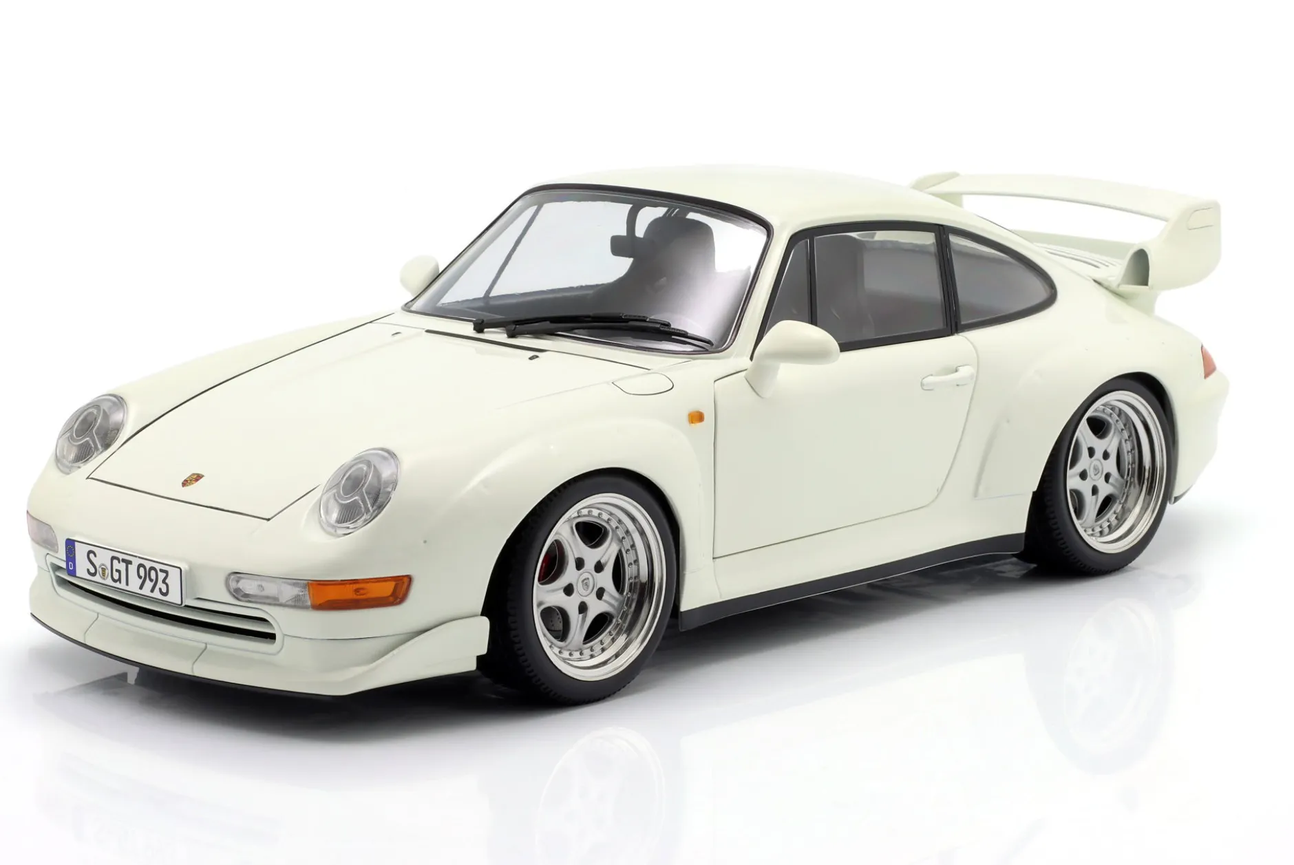Porsche 911 (993) GT2 mit Speedline Felgen Baujahr 1996 weiß 1:12 KK-Scale