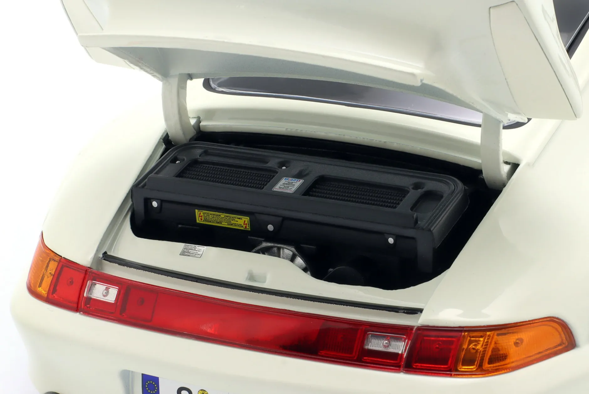 Porsche 911 (993) GT2 mit Speedline Felgen Baujahr 1996 weiß 1:12 KK-Scale