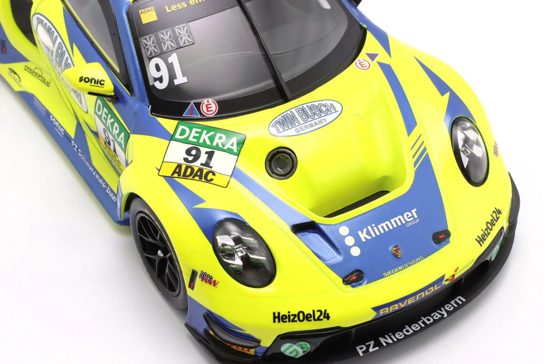 Porsche 911 GT3 R #91 ADAC GT Masters 2024 J. Kapfinger, M. Kapfinger 1:18 Ixo