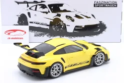 Porsche 911 (992) GT3 RS Baujahr 2023 gelb / silberne Felgen 1:18 Minichamps