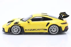 Porsche 911 (992) GT3 RS Baujahr 2023 gelb / silberne Felgen 1:18 Minichamps