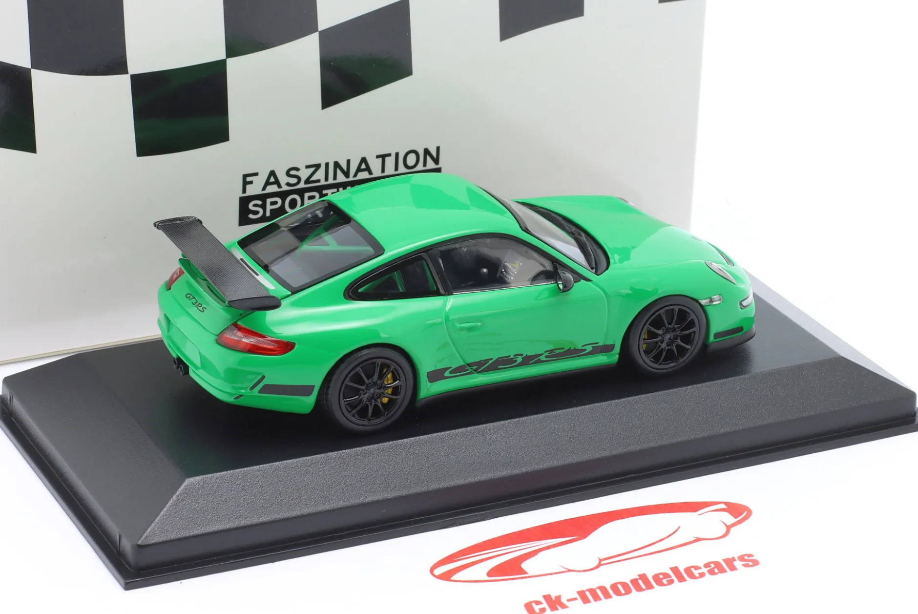 Porsche 911 (997.1) GT3 RS Baujahr 2006 grün mit Dekor 1:43 Minichamps