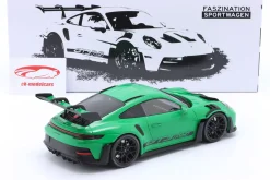 Porsche 911 (992) GT3 RS Baujahr 2023 grün / schwarze Felgen 1:18 Minichamps
