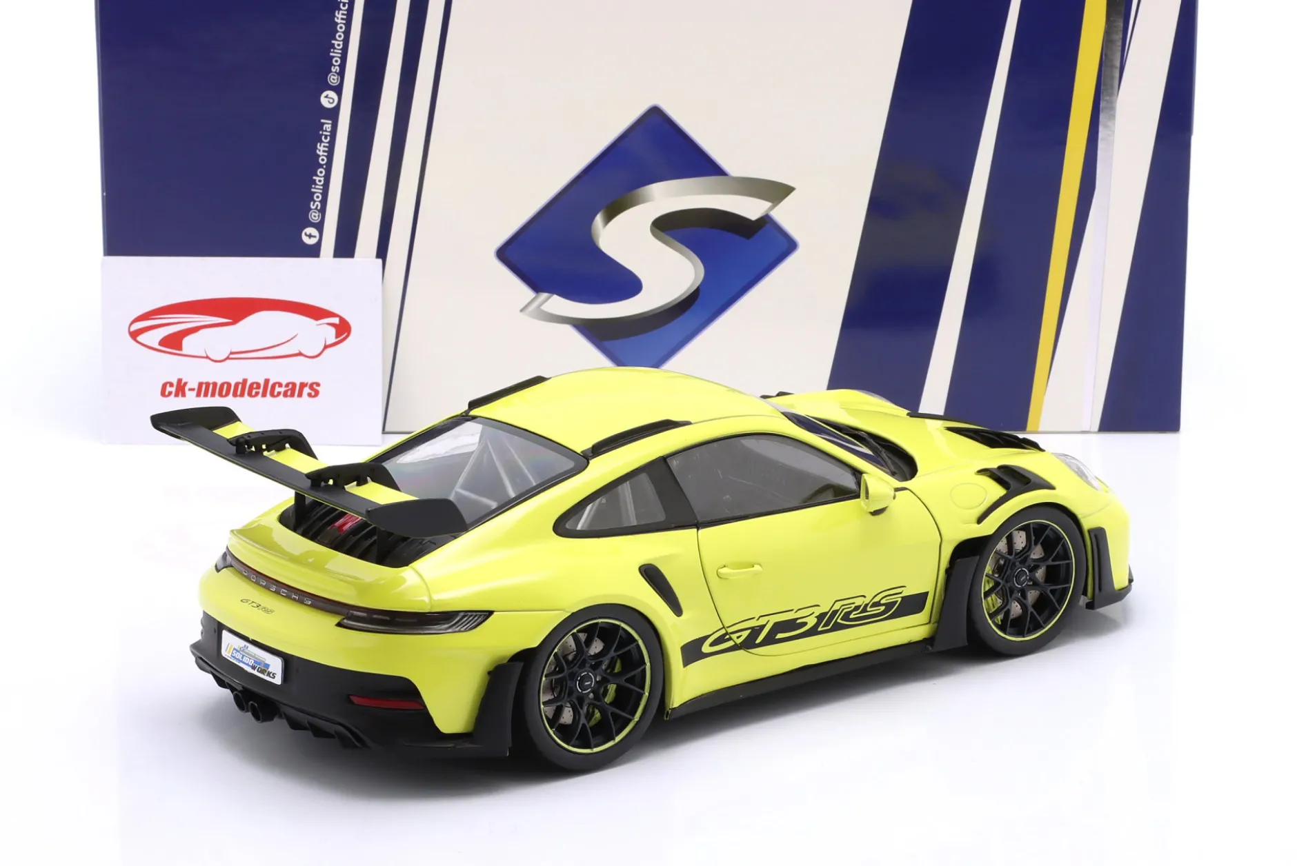 Porsche 911 (992) GT3 RS Baujahr 2024 neon lime 1:18 Solido