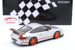 Porsche 911 (997) GT3 RS Baujahr 2007 silber / orangene Felgen 1:18 Minichamps
