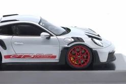 Porsche 911 (992) GT3 RS eisgrau metallic / pyro rot 1:43 Spark