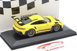 Porsche 911 (992) GT3 RS 2023 gelb / goldene Felgen 1:43 Minichamps