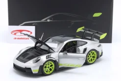 Porsche 911 (992) GT3 RS GT-silbermetallic / acidgrün 1:18 Norev