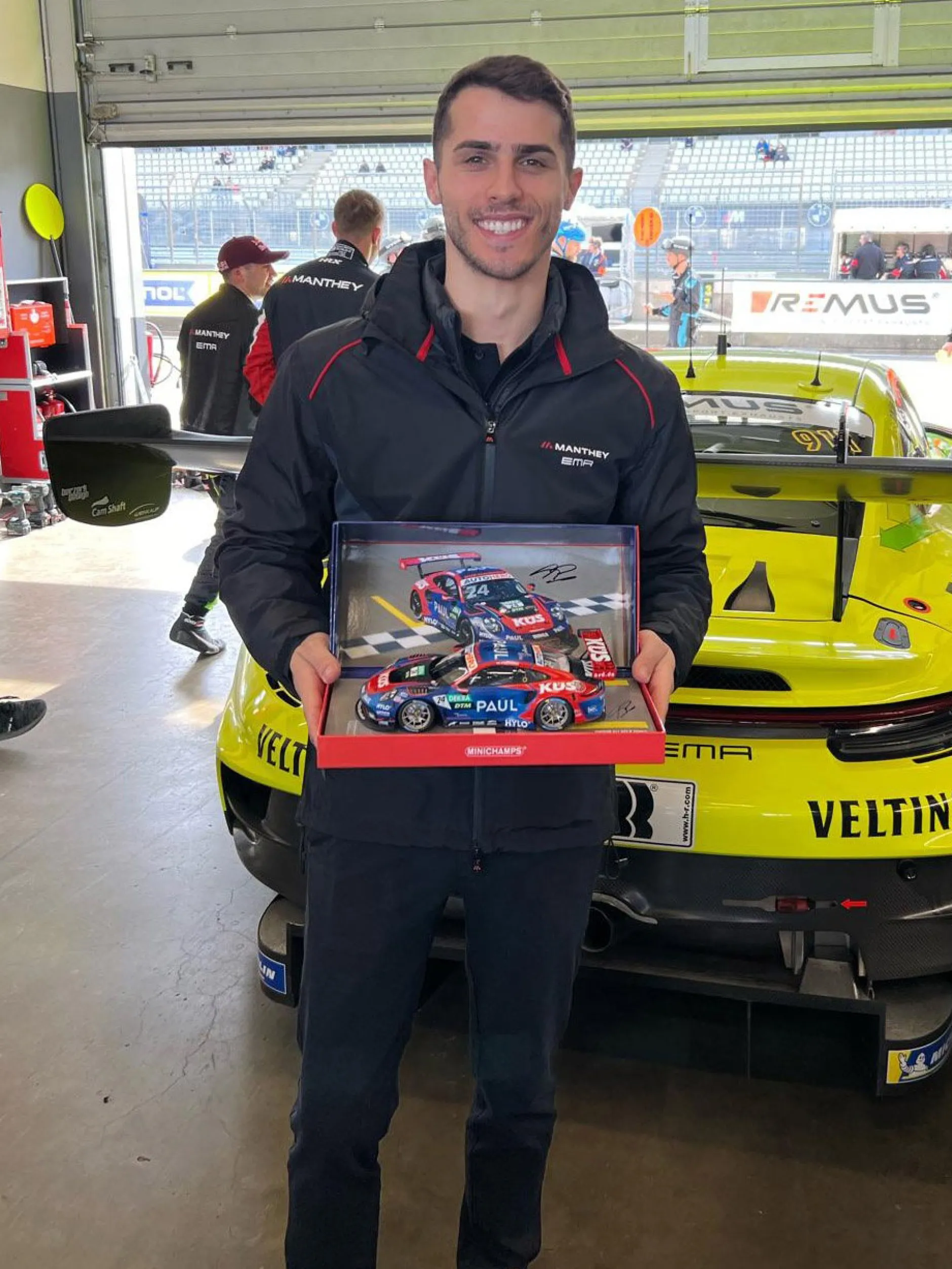 Porsche 911 GT3 R #24 Sieger Norisring DTM 2022 KÜS Team75 Preining Signature 1:43 Minichamps
