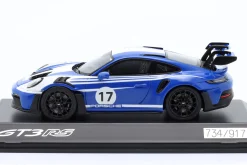 Porsche 911 (992) GT3 RS Salzburg #17 blau / weiß 1:43 Spark