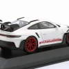 Porsche 911 (992) GT3 RS 2023 weiß / rote Felgen & Dekor 1:43 Minichamps