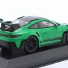 Porsche 911 (992) GT3 RS Weissach-Paket 2023 grün / schwarz 1:43 Minichamps