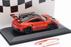 Porsche 911 (992) GT3 RS Weissach-Paket 2023 rot / schwarze Felgen 1:43 Minichamps
