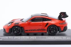 Porsche 911 (992) GT3 RS Weissach-Paket 2023 rot / schwarze Felgen 1:43 Minichamps