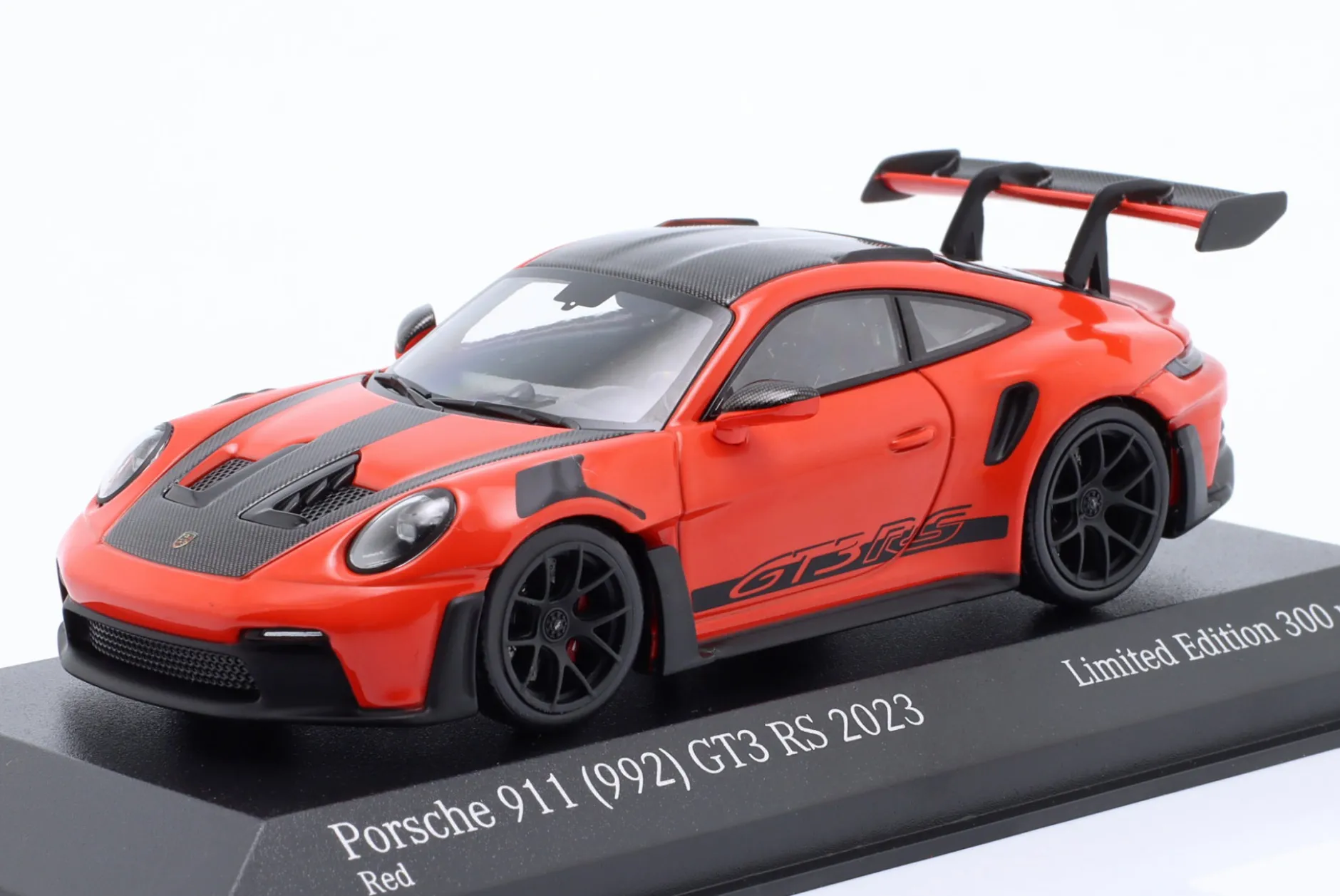 Porsche 911 (992) GT3 RS Weissach-Paket 2023 rot / schwarze Felgen 1:43 Minichamps
