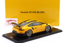 Porsche 911 (991) GT2 RS Weissach-Paket signalgelb 1:18 Spark
