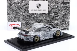 Porsche 911 (992) GT3 R Testcar Erlkönig weiß / schwarz 1:18 Spark