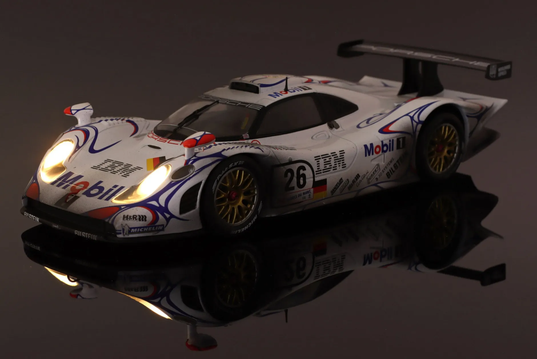 Porsche 911 GT1 #26 Sieger 24h LeMans 1998 Dirty Version 1:18 WERK83