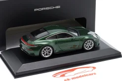 Porsche 911 GT3 Touring (992.2) Baujahr 2025 oakgrün metallic 1:43 Minichamps