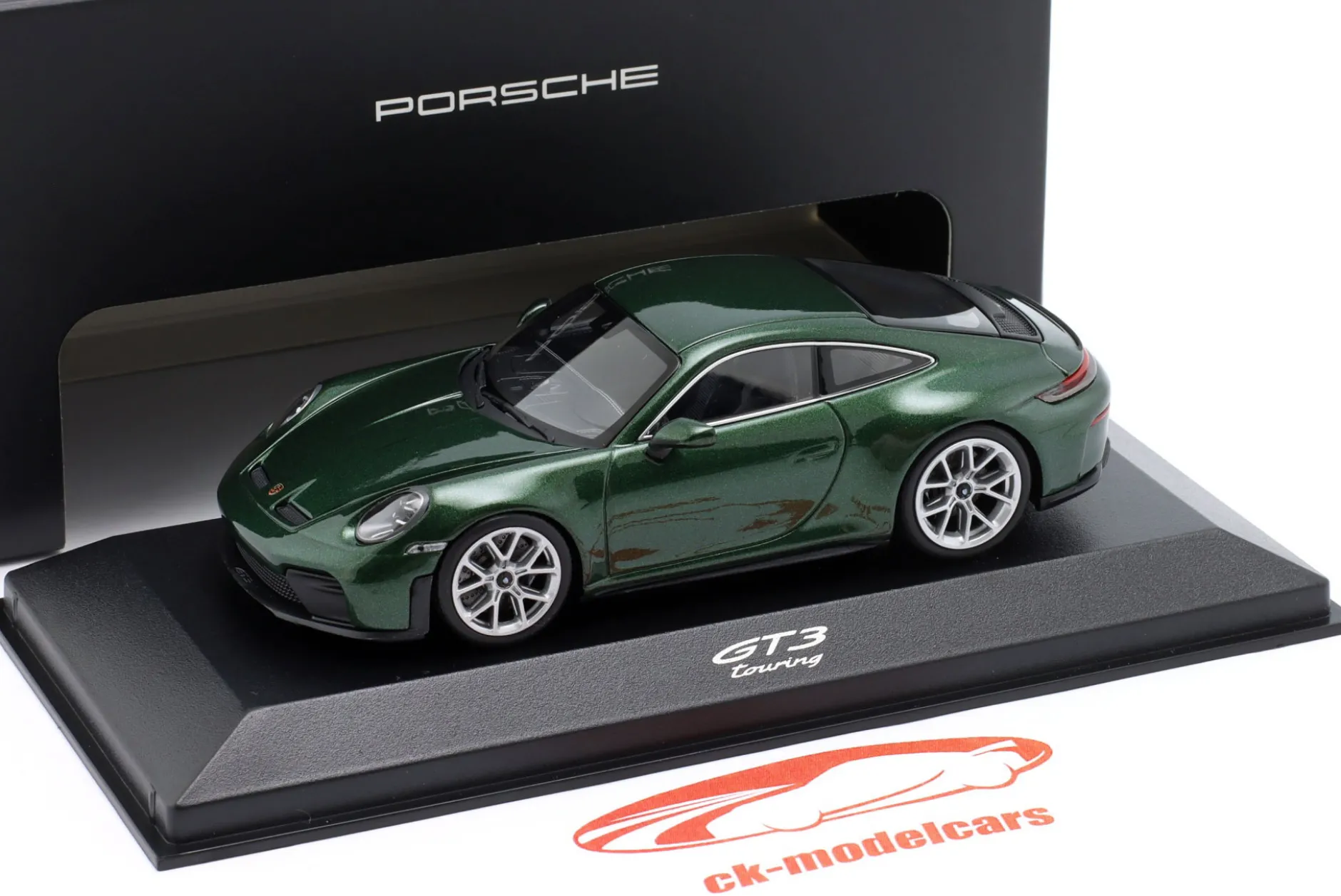 Porsche 911 GT3 Touring (992.2) Baujahr 2025 oakgrün metallic 1:43 Minichamps