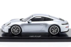 Porsche 911 (992.2) GT3 Touring Baujahr 2025 polarsilber 1:18 Spark