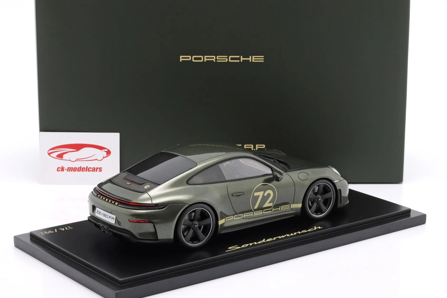 Porsche 911 (992.2) GT3 Touring 90.Geburtstag F. A. Porsche 2025 grün 1:18 Spark