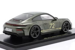 Porsche 911 (992.2) GT3 Touring 90.Geburtstag F. A. Porsche 2025 grün 1:18 Spark