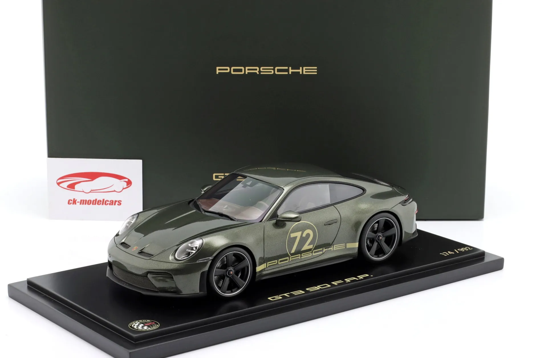 Porsche 911 (992.2) GT3 Touring 90.Geburtstag F. A. Porsche 2025 grün 1:18 Spark