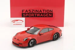 Porsche 911 (992) GT3 Touring 2022 indischrot / schwarze Felgen 1:18 Minichamps