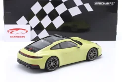Porsche 911 (992 II) Carrera Coupe Baujahr 2024 gelb metallic 1:18 Minichamps