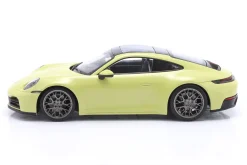 Porsche 911 (992 II) Carrera Coupe Baujahr 2024 gelb metallic 1:18 Minichamps