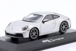 Porsche 911 (992 II) Carrera Coupe 2024 GT-silbermetallic 1:43 Minichamps