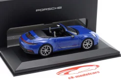 Porsche 911 (992 II) Carrera T Cabriolet Baujahr 2024 luganoblau 1:43 Minichamps