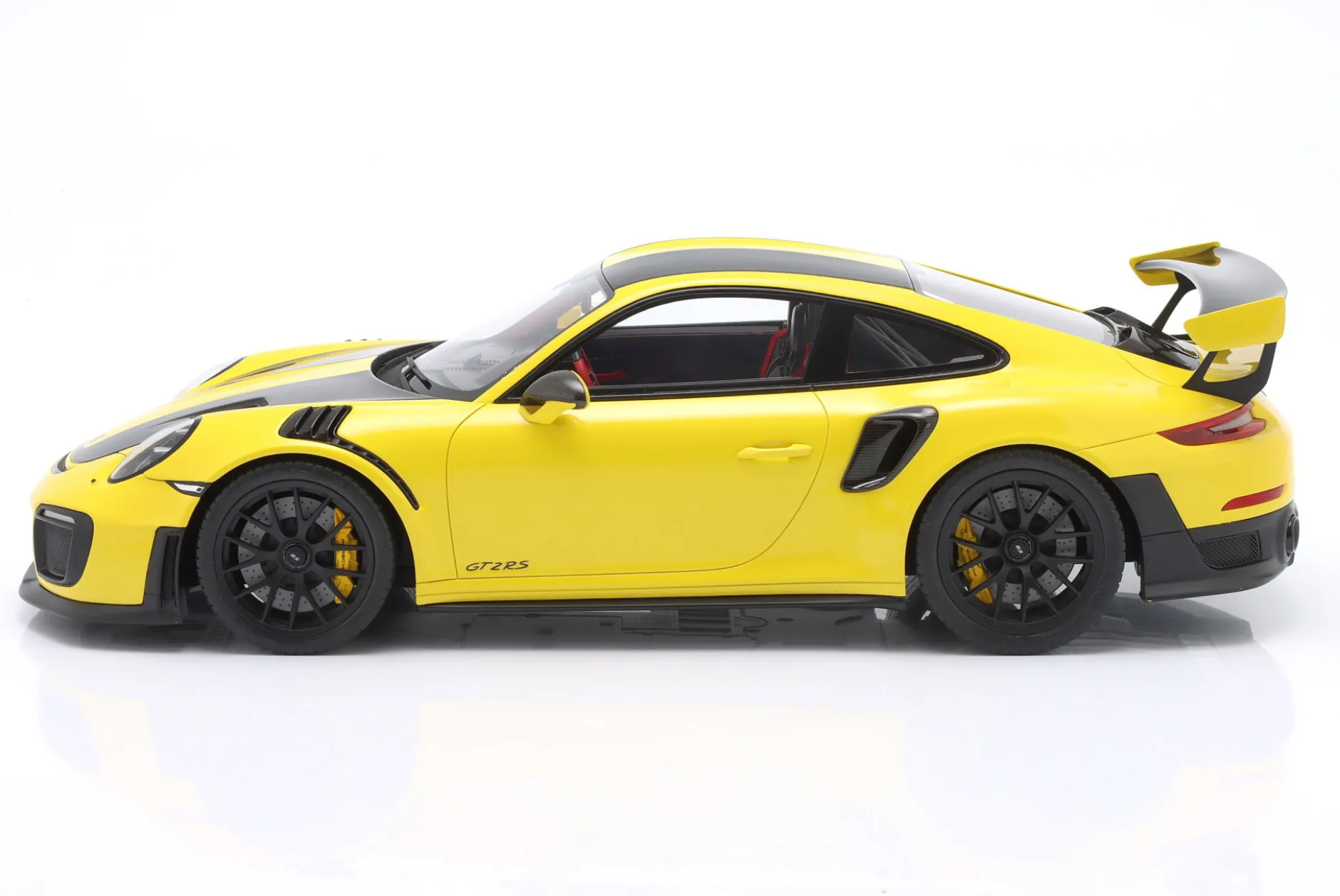 Porsche 911 (991 II) GT2 RS Baujahr 2018 gelb / schwarz 1:12 GT-Spirit